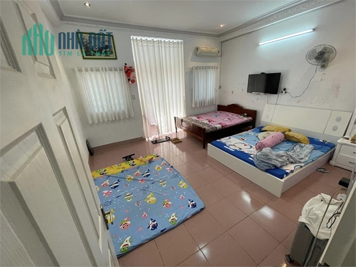 BÁN NHÀ HẺM 30 LÂM VĂN BỀN QUẬN 7 DT 110M2 CHỈ 9,9 TỶ XE HƠI ĐỔ CỬA.