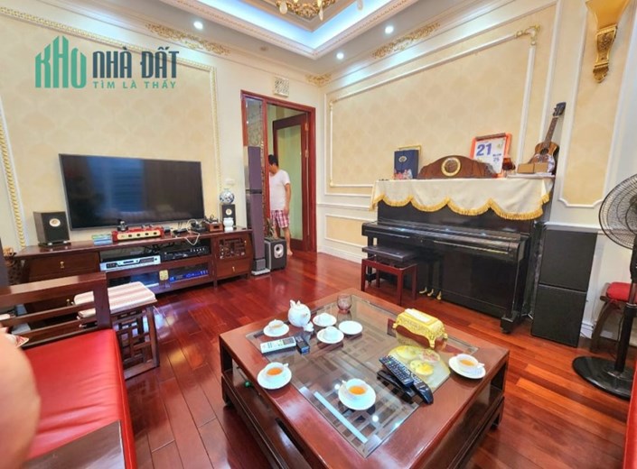 Bán Nhà Phân Lô -Quận Thanh Xuân, Oto vào nhà. Oto chánh. 62m MT 4,3m