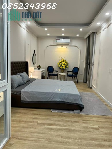 Bán nhà phố Yên Hòa, Cầu Giấy, 40m2, 5 tầng, tặng full nội thất, giá 4.95 tỷ.