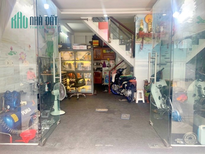Nhà thuê mặt tiền đường nối dài Âu Dương Lân P3Q8 - Giá : 11 Triệu
