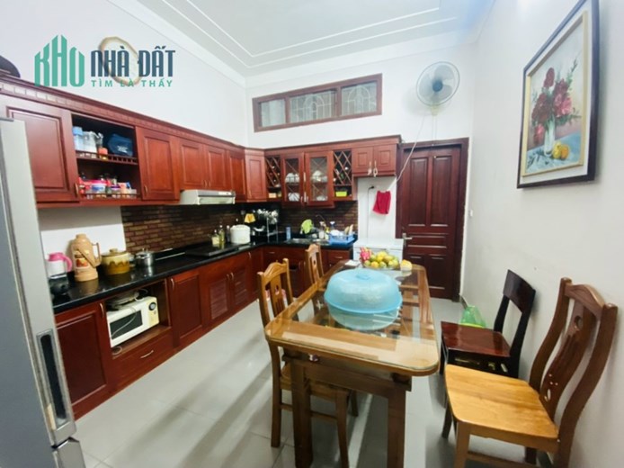Cơ hội vàng! Bán nhà  Đỗ Đức Dục, 49m2, thiết kế hiện đại, ô tô đỗ, 5 tỷ 3