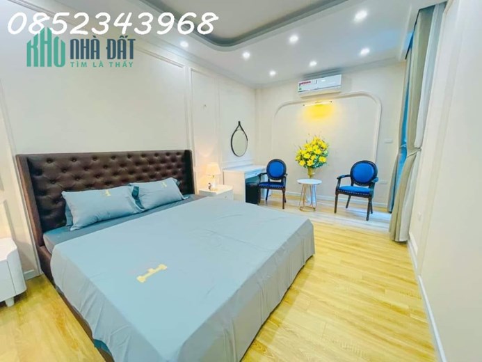 Bán nhà phố Yên Hòa, Cầu Giấy, 32m2, 5 tầng, tặng full nội thất, giá 4.65 tỷ.