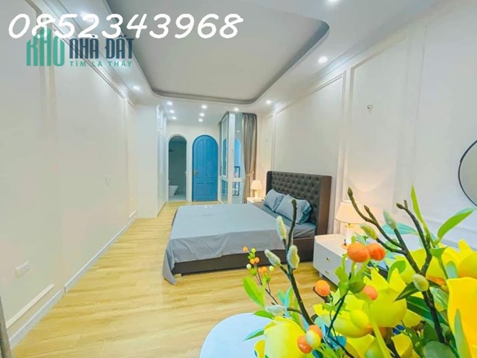 Bán nhà phố Yên Hòa, Cầu Giấy, 32m2, 5 tầng, tặng full nội thất, giá 4.65 tỷ.