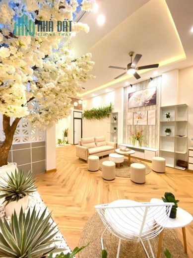 Điểm nhấn! Bán nhà đẹp Đỗ Đức Dục, 48m2, lô góc, ngõ thông, 5 tỷ 2