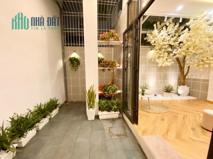 Điểm nhấn! Bán nhà đẹp Đỗ Đức Dục, 48m2, lô góc, ngõ thông, 5 tỷ 2