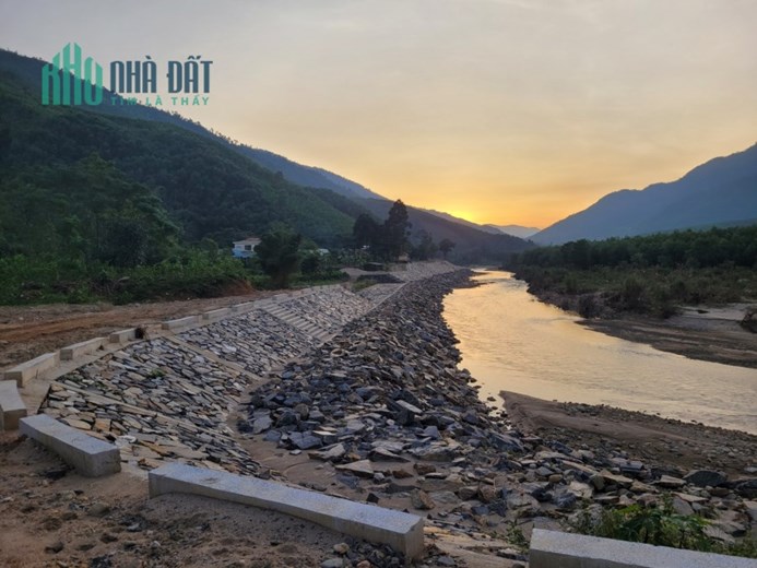 Bán lô đất mặt QL14G Hòa Phú, diện tích 5062m, ngang 40m. Giá 8.7 tỷ.