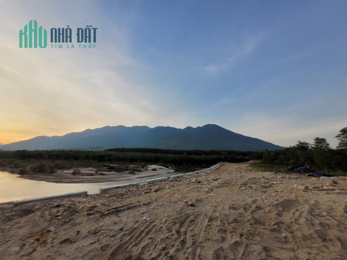 Bán lô đất mặt QL14G Hòa Phú, diện tích 5062m, ngang 40m. Giá 8.7 tỷ.