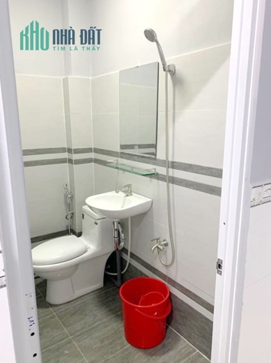 Nhà thuê nguyên căn hẻm Dã Tượng P10Q8 - Giá : 9 Triệu