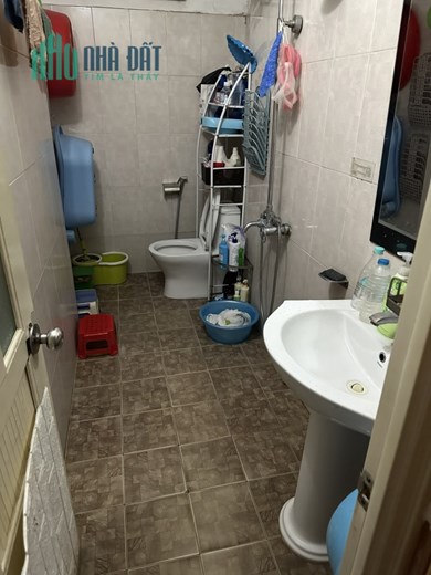 Chính chủ bán nhà tập thể tầng 1 ngõ 68 Quan Nhân, Cầu Giấy. Gần Royal City. Kinh doanh dc