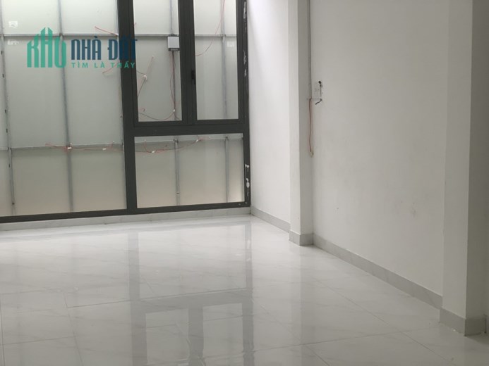 Bán nhà 3 tầng mặt tiền đường Huỳnh Thúc Kháng, Hải Châu, Đà Nẵng. Giá 7.5 tỷ.