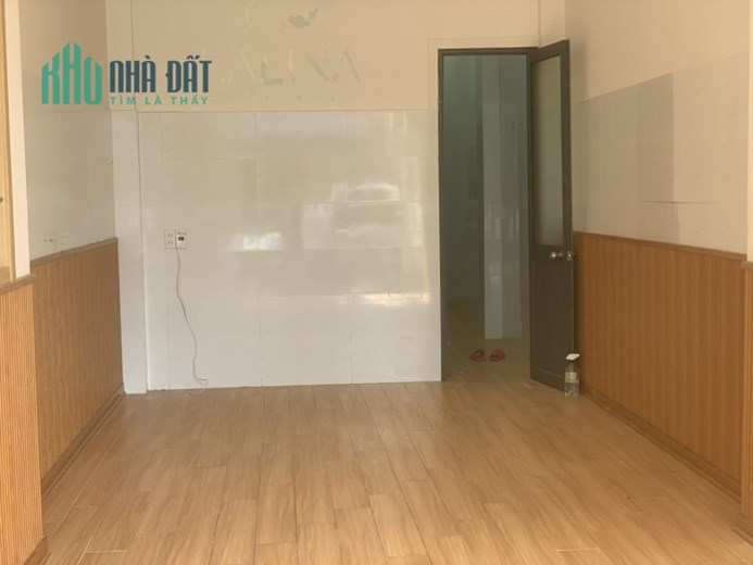 Bán nhà 3 tầng mặt tiền đường Huỳnh Thúc Kháng, Hải Châu, Đà Nẵng. Giá 7.5 tỷ.