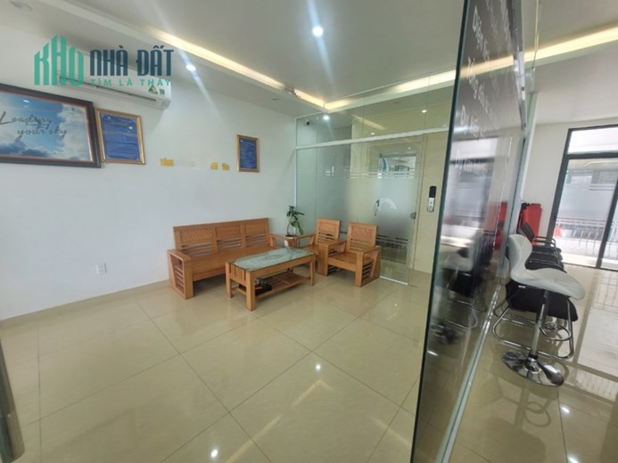 Tầng 2 Cho thuê văn phòng tầng 2 Vin marina Cầu Rào 2 full đồ