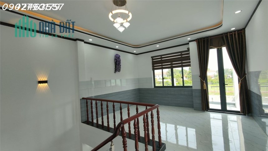 Nhà đẹp, thiết kế bên trong chất lượng cao, giá cực hấp dẫn!
