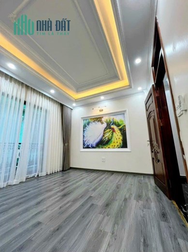 Nhà dân xây, ô tô vào nhà 4,2 tỷ GIang biên, Long biên