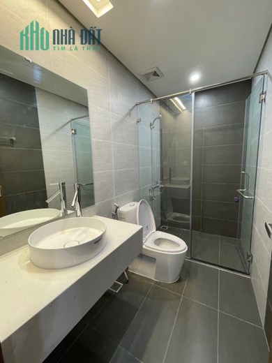Cần bán căn hộ HUD Building . số 4 Nguyễn Thiện Thuật,đối diện Vincom,