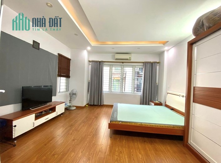 Bán nhà Ngã Tư Sở, LÔ GÓC CỰC SÁNG - THOÁNG, Nhà 6 tầng, DT 38m2, Giá chỉ 6,1 tỷ.