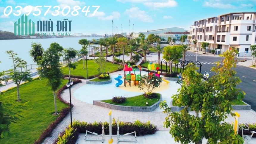 Định cư nước ngoài cần bán lại Căn Góc 2 mặt tiền, trong  khu The Pearl Riverside Thị trấn Bến Lức