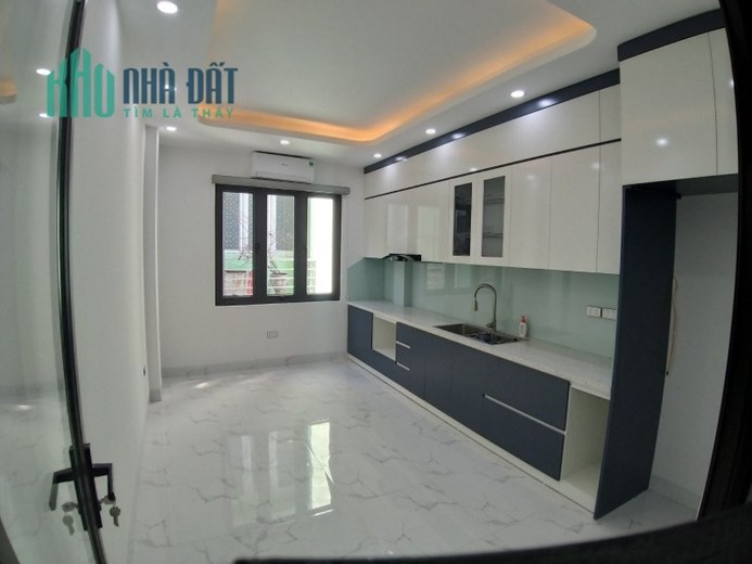 Bán nhà Xuân Thuỷ, Cầu Giấy. 47m2x6; giá 11.2 tỷ. Phương