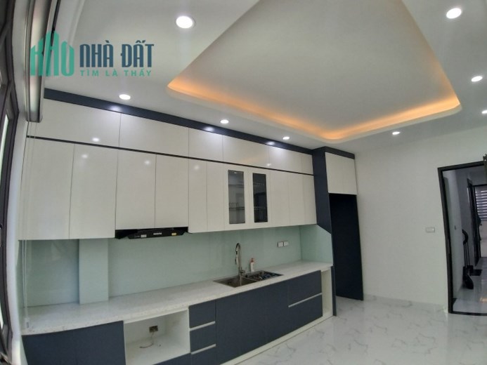 Bán nhà Xuân Thuỷ, Cầu Giấy. 47m2x6; giá 11.2 tỷ. Phương