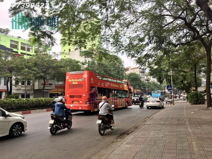 Bán nhà mới ở ngay Nguyễn Văn Cừ, Long Biên, 33mx 4T MT: 4M, nhỉnh 3 tỷ.