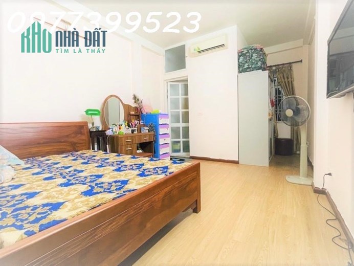 Bán nhà mới ở ngay Nguyễn Văn Cừ, Long Biên, 33mx 4T MT: 4M, nhỉnh 3 tỷ.
