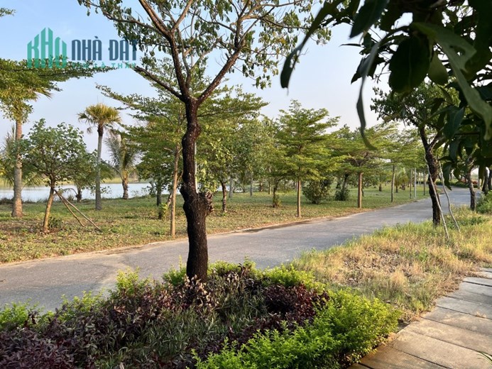 Lô đất 108m2 kẹo cây xanh FPT