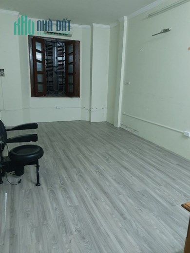 BÁN NHÀ KHU PHÂN LÔ NGUYỄN CHÍ THANH ĐỐNG ĐA HN. VỈA HÈ , Ô TÔ TRÁNH . GIÁ 200TR/M2