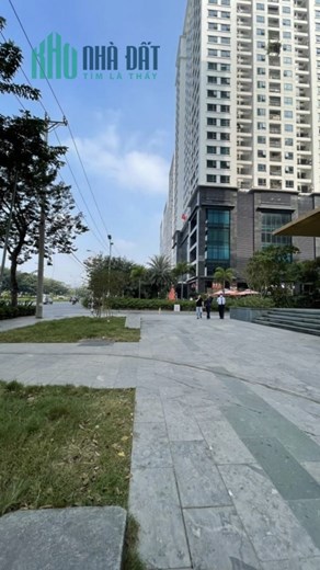 Bán Shophouse Chân Đế 4 tầng Mặt Phố Nguyễn Văn Huyên 90m - 4T - MT 8m - 33 tỷ