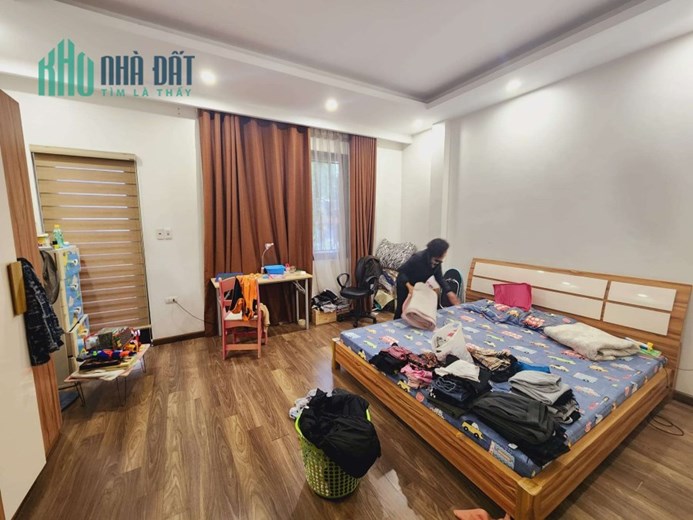 Bán nhà Nguyễn Văn Cừ, phường Ngọc Lâm, ô tô thông, 48m2x 5 tầng, mặt tiền: 4.8m, 5 tỷ 7