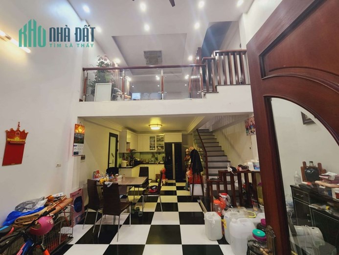 Bán nhà Nguyễn Văn Cừ, phường Ngọc Lâm, ô tô thông, 48m2x 5 tầng, mặt tiền: 4.8m, 5 tỷ 7