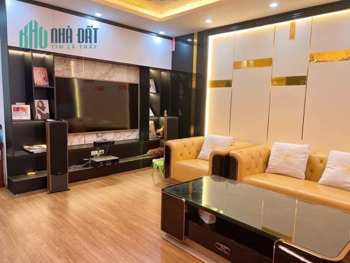 BÁN ĐẤT TẶNG NHÀ, THỤY KHUÊ 50M x 6T, KINH DOANH, Ở SƯỚNG CHỈ 5.7 TỶ
-	Nằm trên trục đường lớn cực