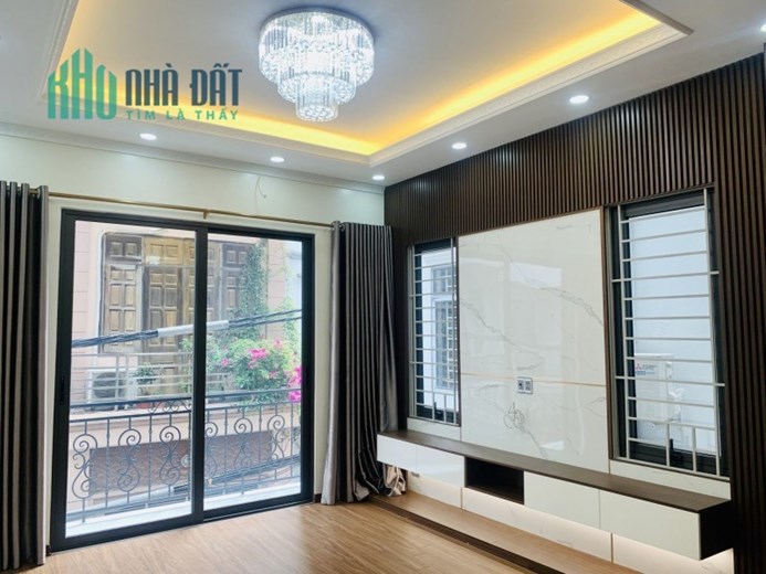 Giảm Sốc 2.5 tỷ! Siêu phẩm 5 tầng, thang máy, Gara, P Nguyễn Văn Cừ, DT 85m2, nhỉnh 10 tỷ