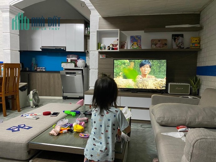 Bán nhà 41m2, 2 tầng, 25m ô tô đõ ngày và đêm, nở hậu, Giáp Bát - Hoàng Mai, giá 3.65 tỷ.