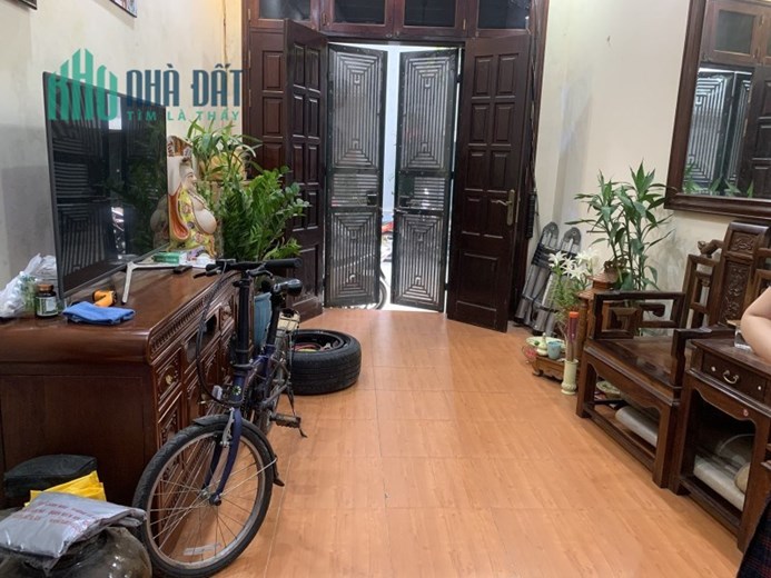 Bán nhà Bạch Mai, ngay gần trường học các cấp, DT38m2, giá 3 tỷ6.