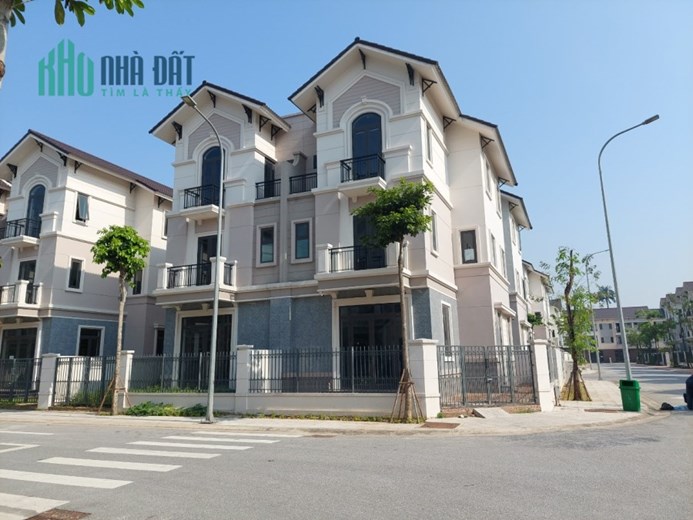 Biệt thự giá tốt giáp Gia Lâm chỉ bằng 1/3 Long Biên, sổ hồng lâu dài, kết nối thuận tiện.