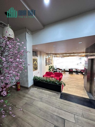 Cho thuê nhà mặt phố Chùa Láng 70m x 2 tầng