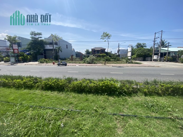 Lô Góc 20x20 400m2 Khu phố Ẩm thực, Quốc Lộ 29, Đông Hòa, Ra Biển 1km, Đường 42m