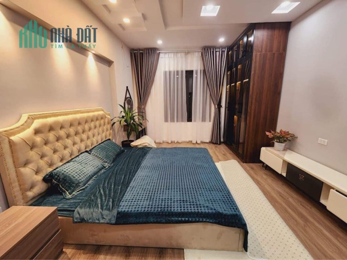 Bán ngôi nhà 49m2 phố Âu Cơ, Tây Hồ Chủ tự xây 4 phòng ngủ Mặt phố 10m 3.1 Tỷ