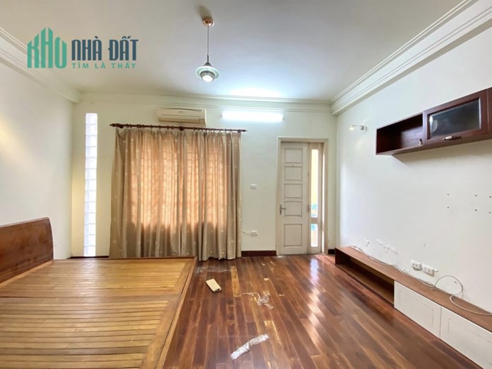 Bán ngôi nhà 47m2 phố Âu Cơ, Tây Hồ Dân xây 4 phòng ngủ 10m Mặt phố 3.3 Tỷ