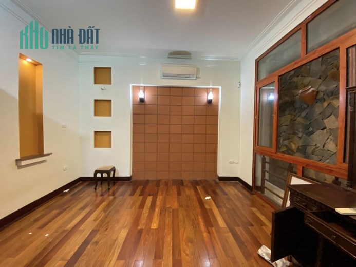 Bán ngôi nhà 46m2 phố Âu Cơ, Tây Hồ Chủ tự xây 4 ngủ 10m Ô tô tránh 3.4 Tỷ