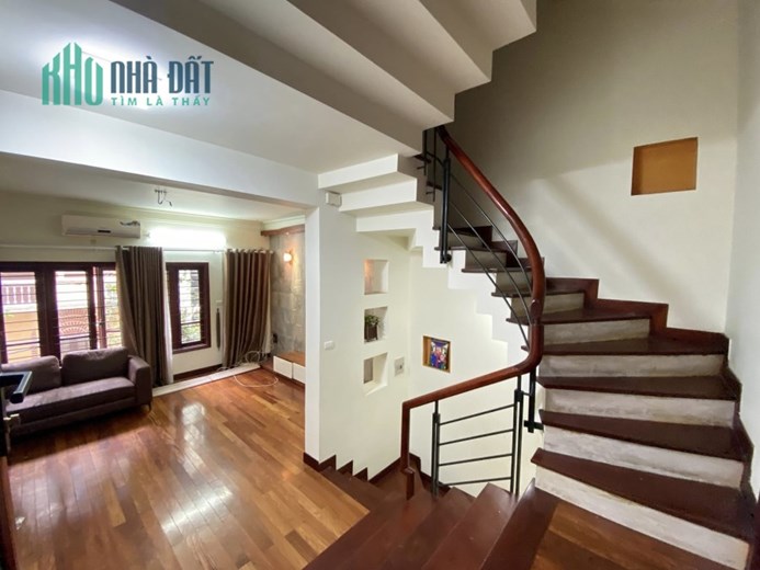 Bán căn nhà 50m2 phố Âu Cơ, Tây Hồ Dân xây 4 ngủ 2 Ô tô tránh 10m 3.5 Tỷ