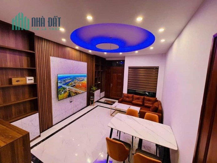 NHÀ HIẾM XUÂN ĐỈNH , LÔ GÓC FULL NỘI THẤT Ở NGAY , 45M 5 TẦNG 4.5 TỶ