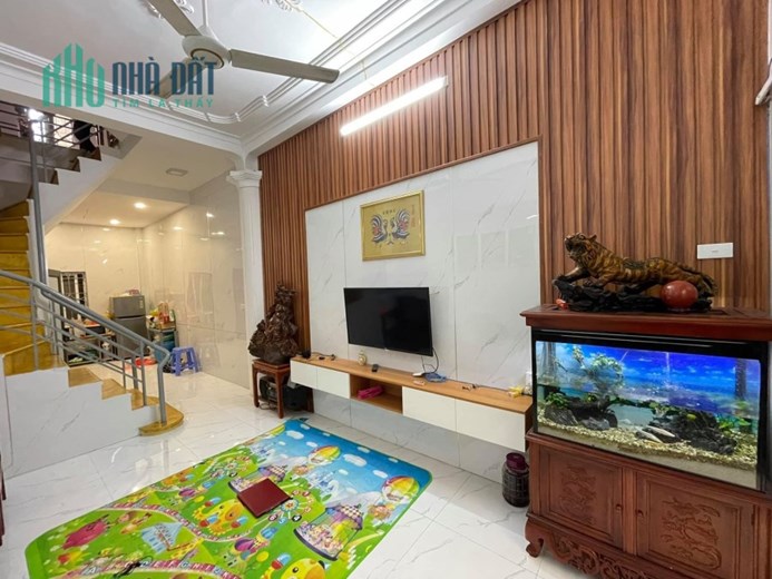 NHÀ PHÂN LÔ KIM NGƯU, Ô TÔ ĐỖ CỬA 46.2M x 4T, NHỈNH 4 TỶ 0901753139