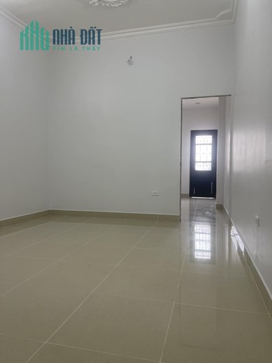 Cho thuê nhà nguyên căn 87m2, 4m, 3T, 4N, mặt phố, KD, Xuân Đỉnh.