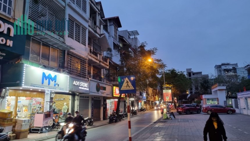 Bán nhà mặt phố Nguyễn Công Hoan, 2 mặt phố, sổ vuông, kinh doanh đỉnh, 5 tầng 60m, 24 tỷ