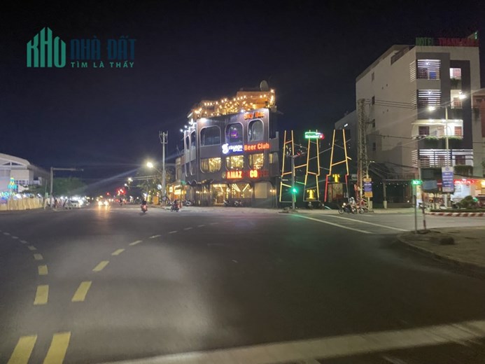 Siêu phẩm 8x20 view Quảng Trường 1/4, Biển, Trung Tâm TP Tuy Hòa