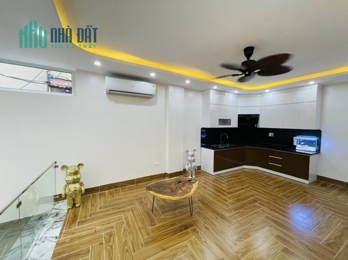 Cần bán nhà Nguyễn Khang, Cầu Giấy, nhà mới xây, lô góc, 43 x 4 tầng, về ở ngay