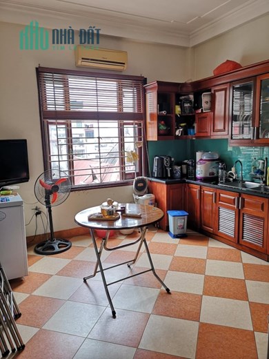 NÉT CĂNG. Phân lô Quận Đống Đa, vỉa hè, kinh doanh, ô tô, ô chờ thang máy.DT 45m,5t, mặt tiền 6.8m.