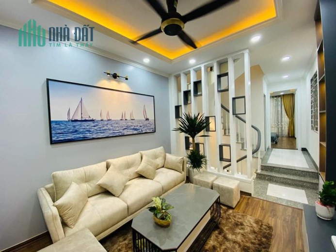 Nhà phố Lương Thế Vinh, Thanh Xuân. Phân lô, vỉa hè, Gara ô tô, tặng toàn bộ nội thất. Dt42m², 5