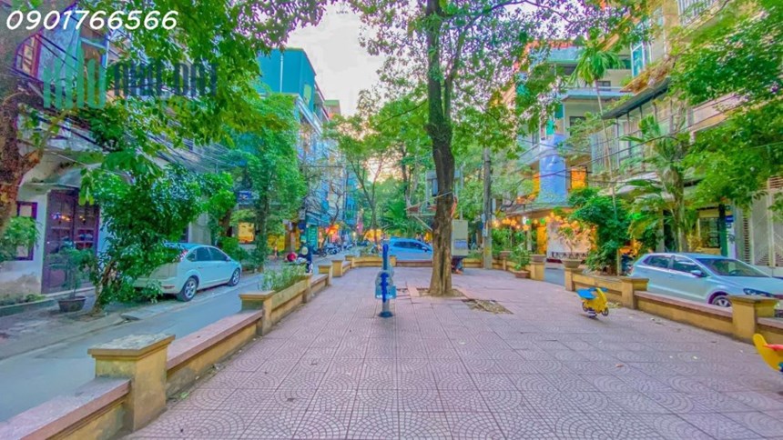 Bán nhà Phân Lô Vip, Phố Nguyên Hồng, Quận Đống Đa, 84m x 8T, Giá 28.6 tỷ.